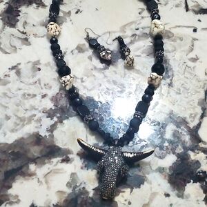 Beautiful neckalce with matching earrings handmade